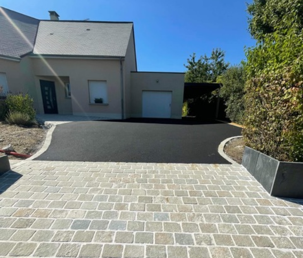 Réalisation de cour et allée — Les jardins de Marceau Laval